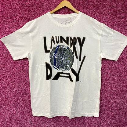 Laundry Day Save the Planet T-shirt size XL
