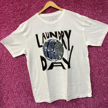 Laundry Day Save the Planet T-shirt size XL