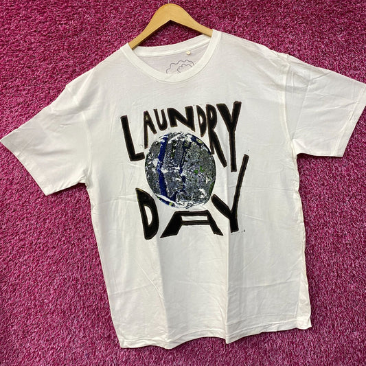 Laundry Day Save the Planet T-shirt size XL