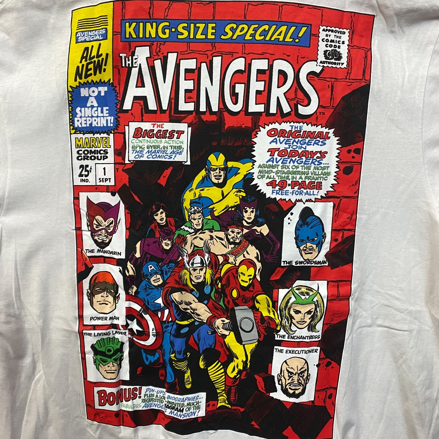 Marvel Comics Avengers White T-Shirt XL