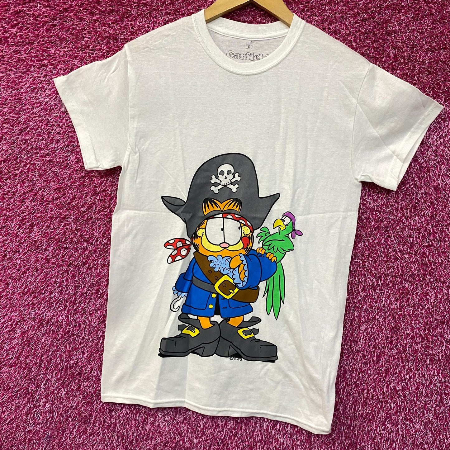Garfield Pirate and Parrot Graphic Design T-Shirt Small