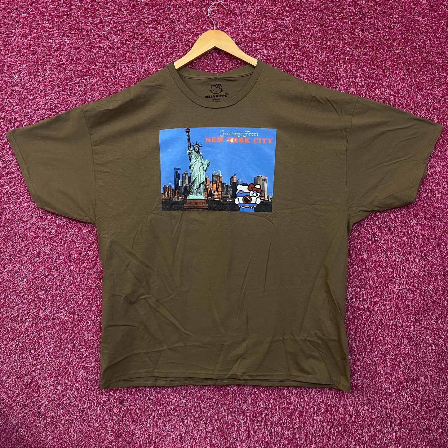Sanrio Hello Kitty "Greetings From New York City" Graphic T-Shirt 2XL