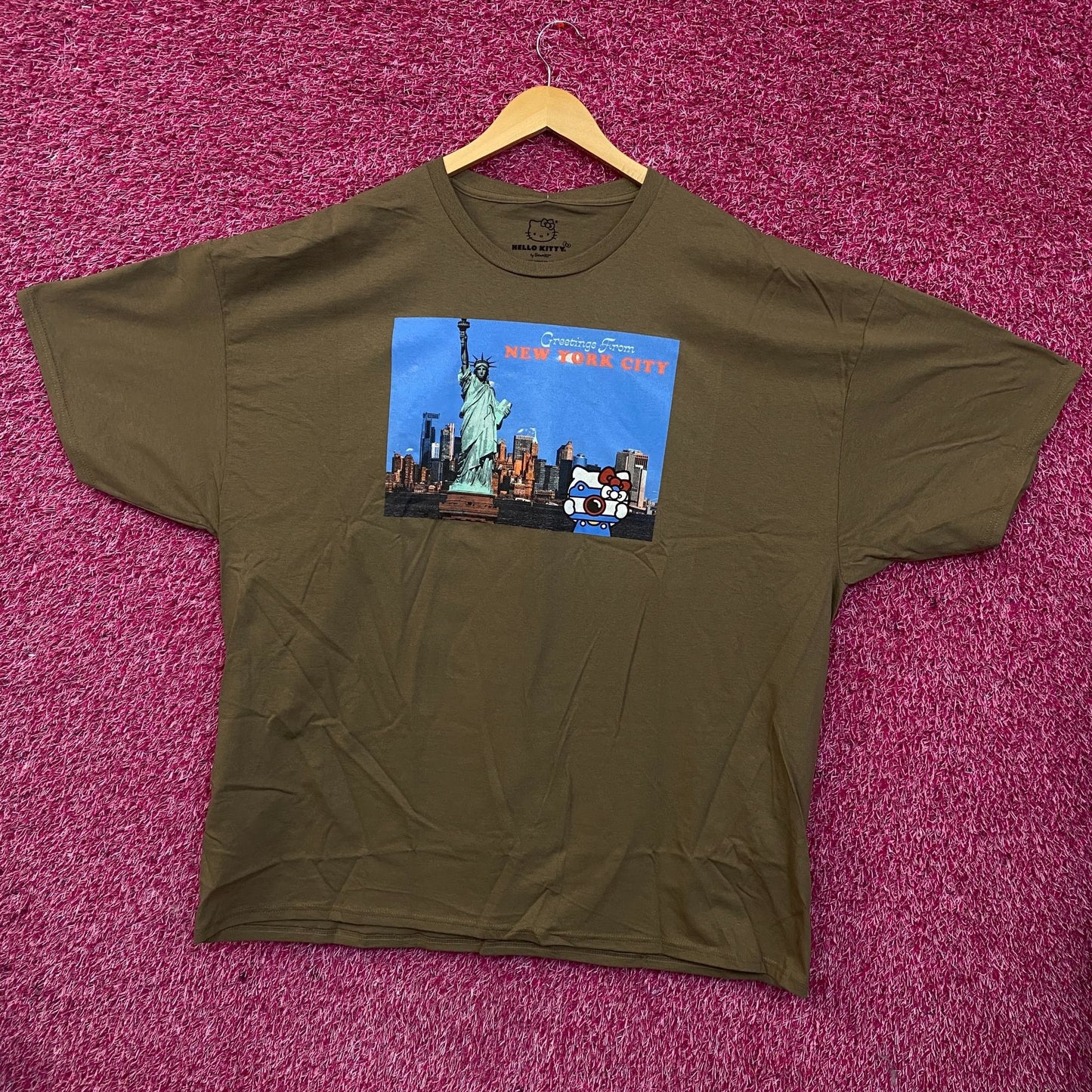 Sanrio Hello Kitty "Greetings From New York City" Graphic T-Shirt 2XL