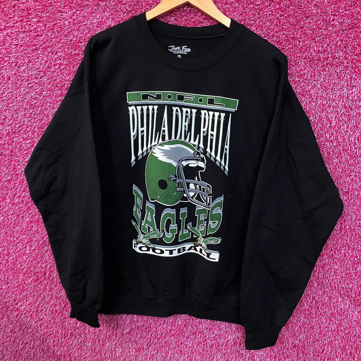 Junk Food NFL Philadelphia Eagles Helmet Logo Flea Market Crew Sweatshirt Medium