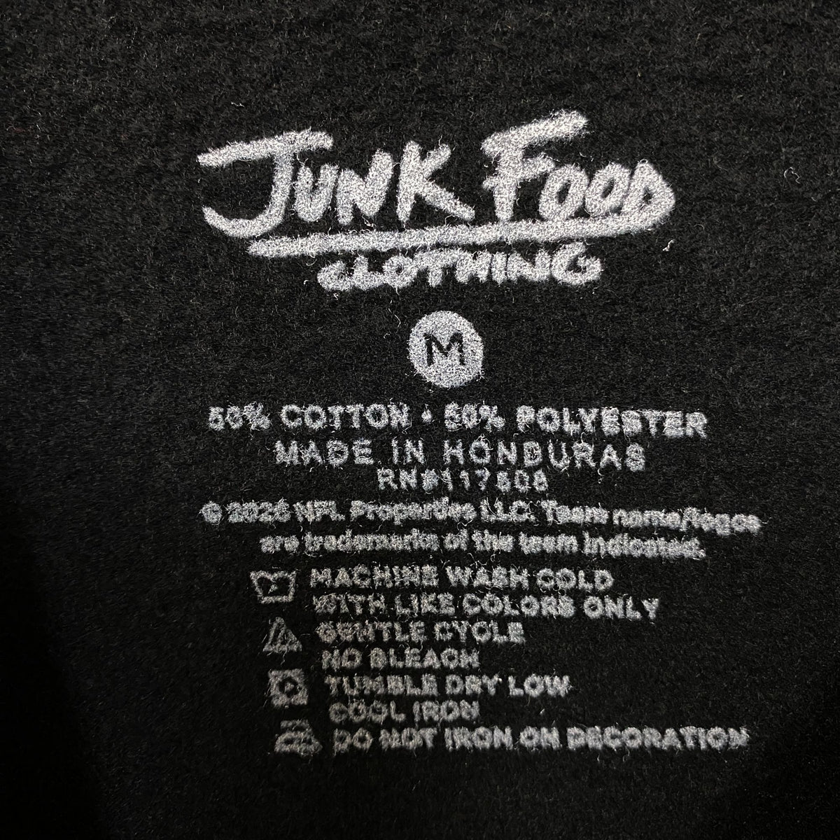 Junk Food NFL Philadelphia Eagles Helmet Logo Flea Market Crew Sweatshirt Medium