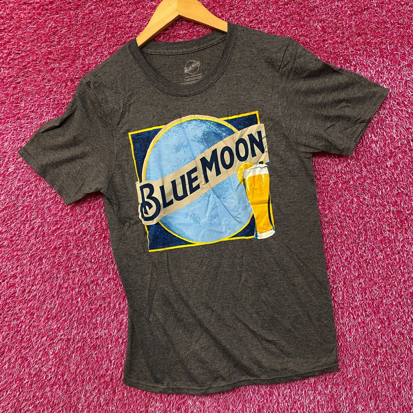 Luv Blue Moon Beer Distressed Logo T-Shirt Small