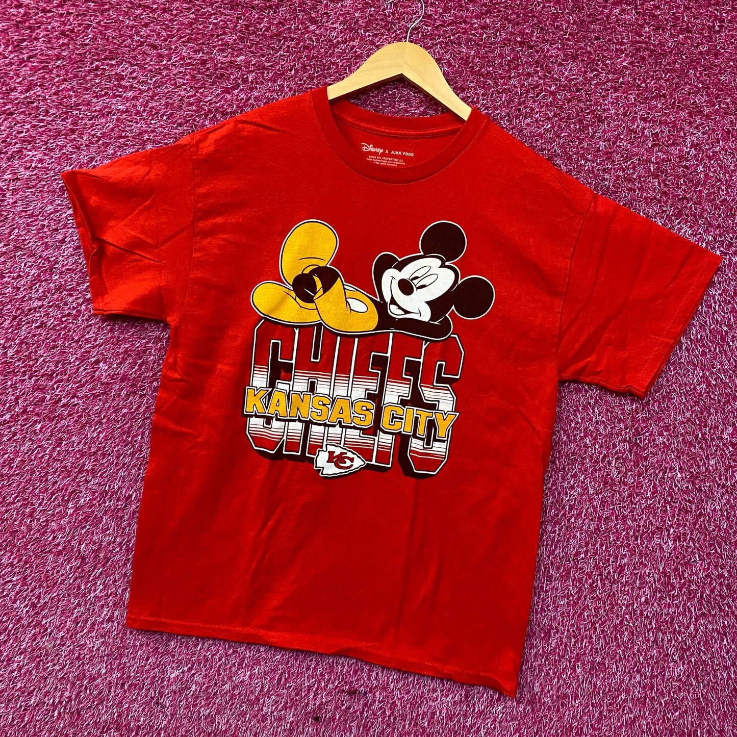 Junk Food x NFL Disney Mickey Mouse Kick Back Kansas City Chiefs Shirt Medium