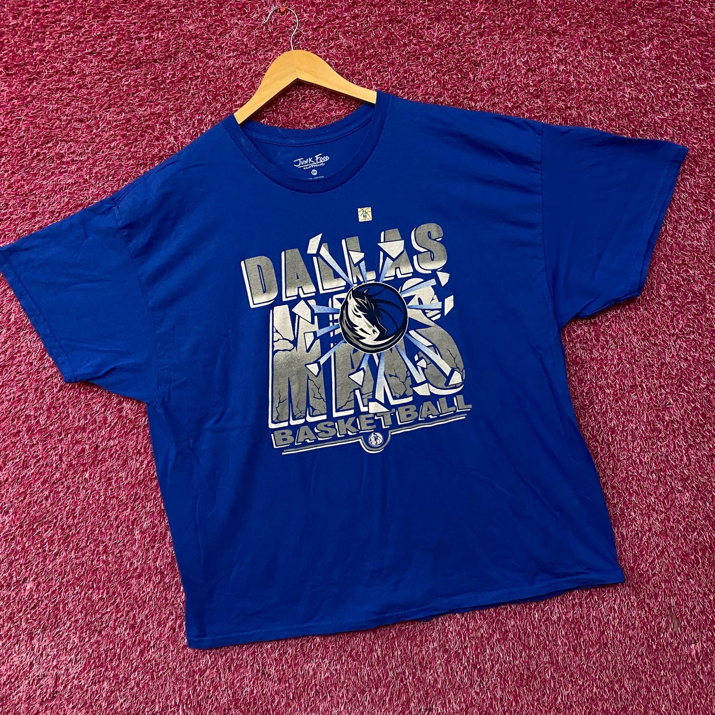 Junk Food Dallas Mavericks Break Through Basketball T-Shirt 2XL