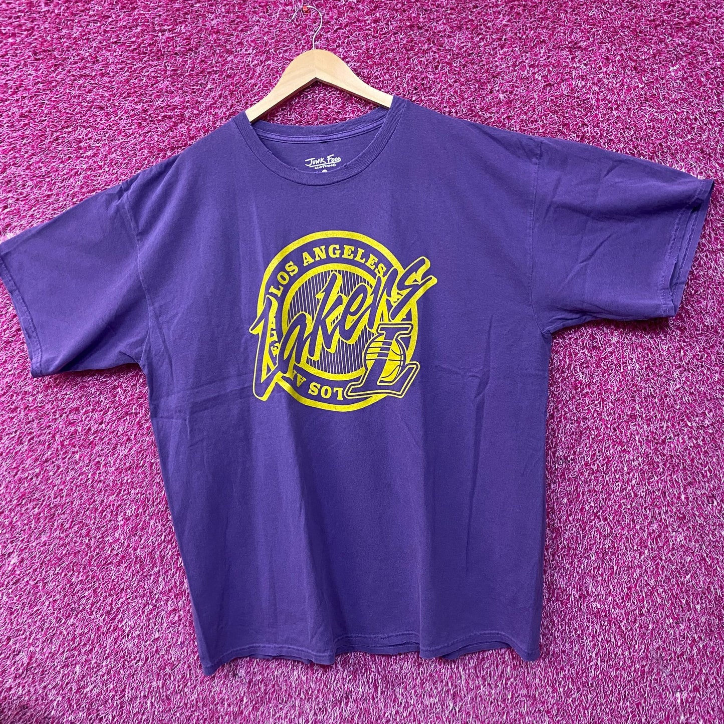 Junk Food Clothing NBA Los Angeles Lakers Crest Vintage Style Tee XL