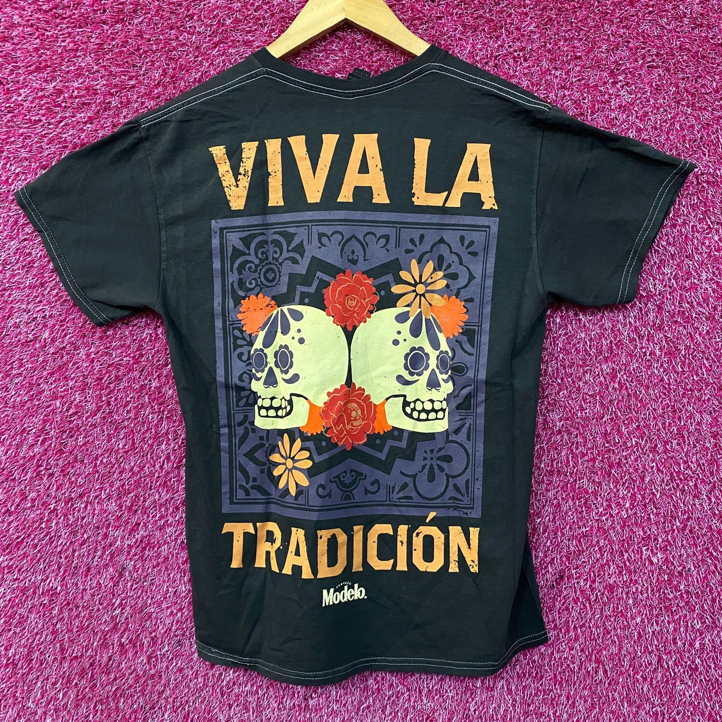 Modelo Cerveza Mexico Viva La Tradicion T-Shirt Medium