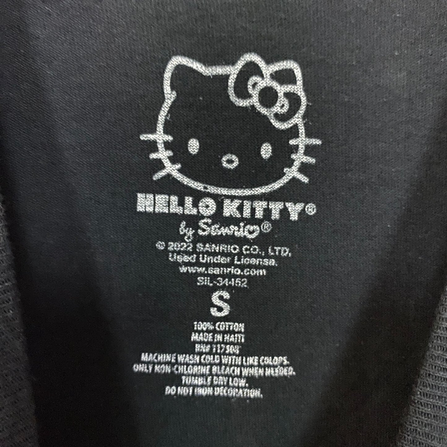 Sanrio Hello Kitty Kawaii Graphic Design T-Shirt Small