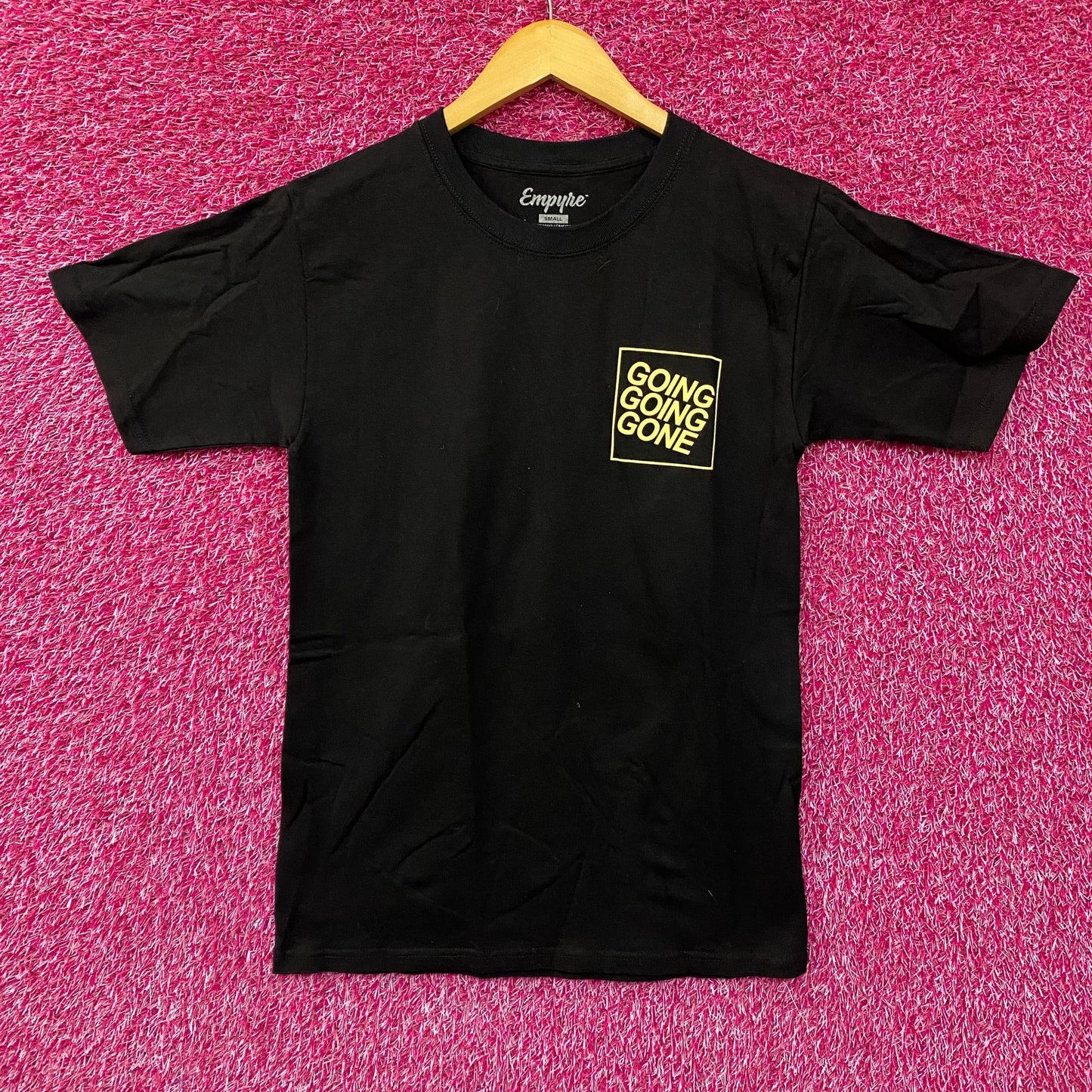 Empyre Going Going Gone T-shirt Small