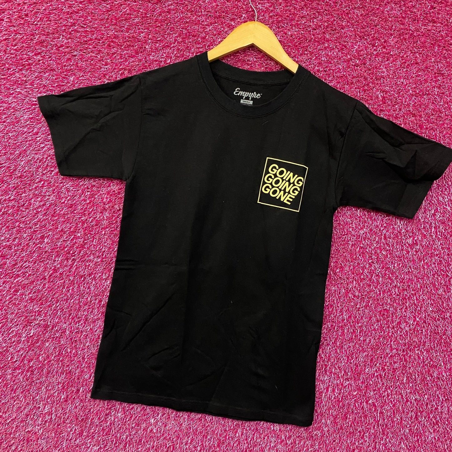 Empyre Going Going Gone T-shirt Small