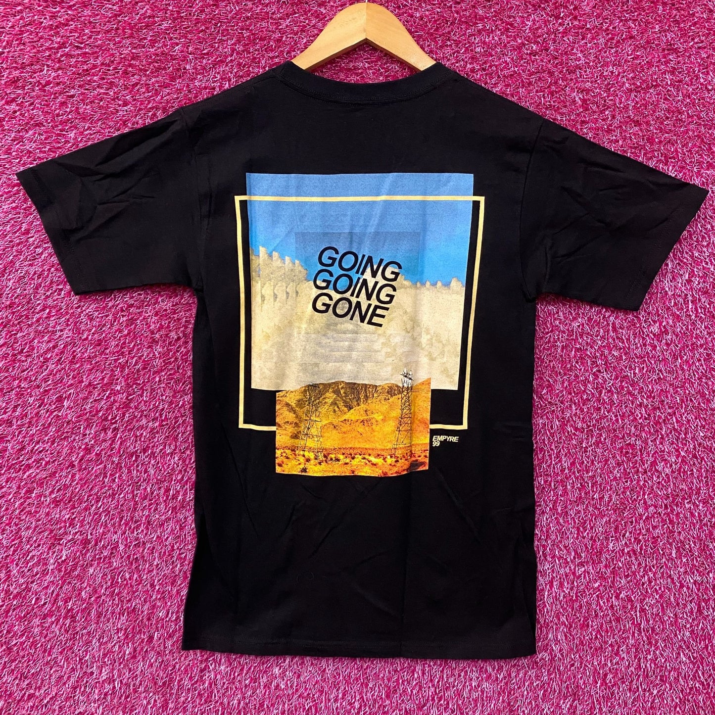 Empyre Going Going Gone T-shirt Small