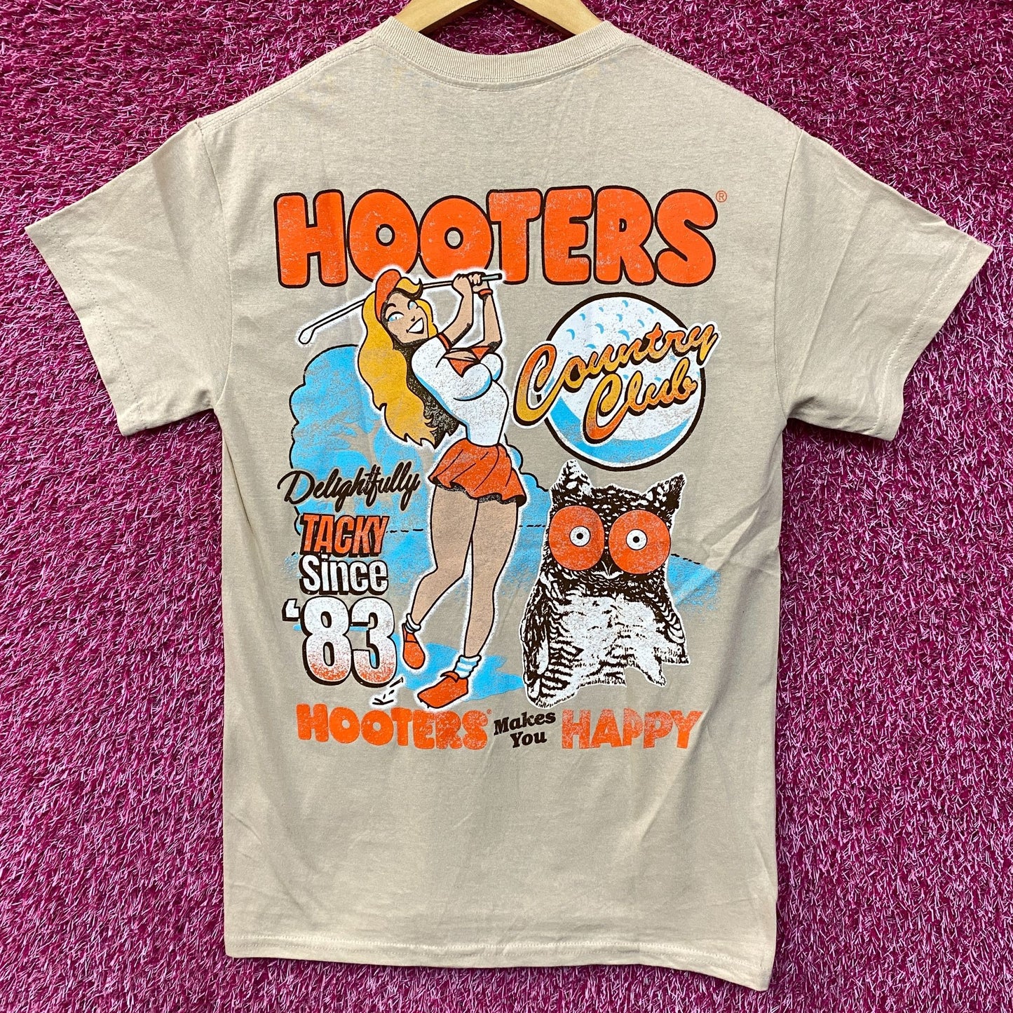 Hooters Country Club Delightfully Tacky Since 83 T-Shirt Small