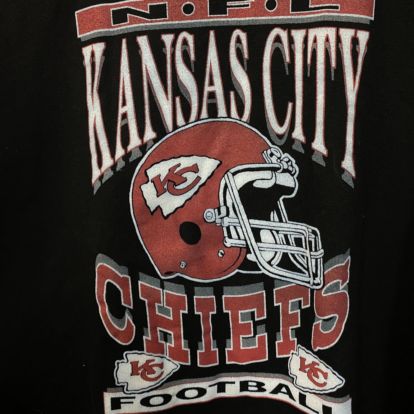 Junk Food Clothing NFL Kansas City Chiefs Helmet Crewneck Sweatshirt Large
