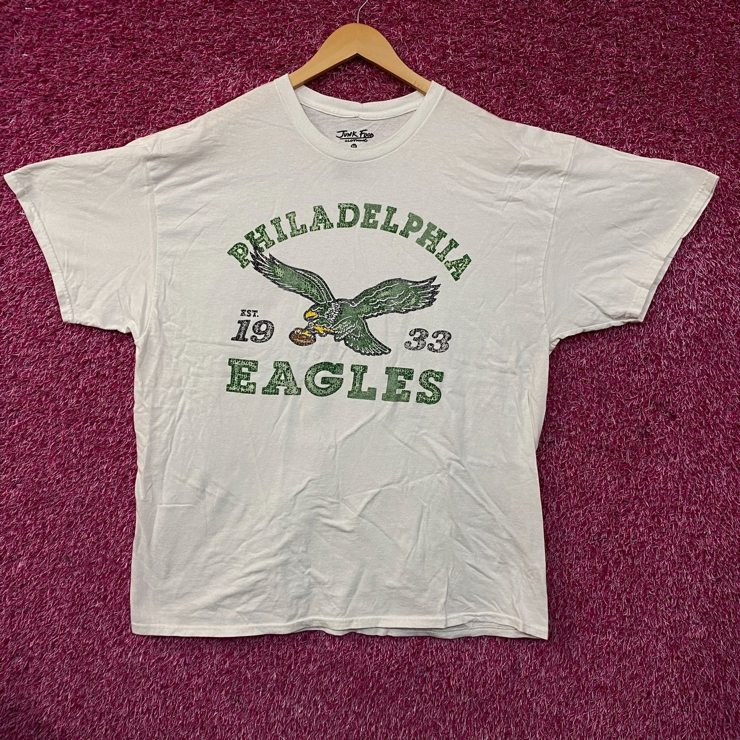 Junk Food Philadelphia Eagles Vintage Style Graphic T-Shirt Medium