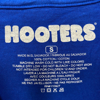 Hooters Racing Team Race Car Number 9 Graphic Design T-Shirt Small