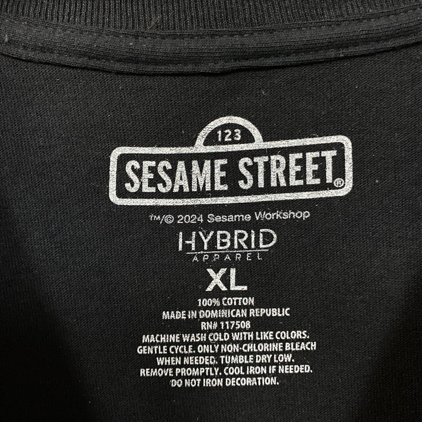 Sesame Street Elmo Death Metal Style Graphic T-shirt XL
