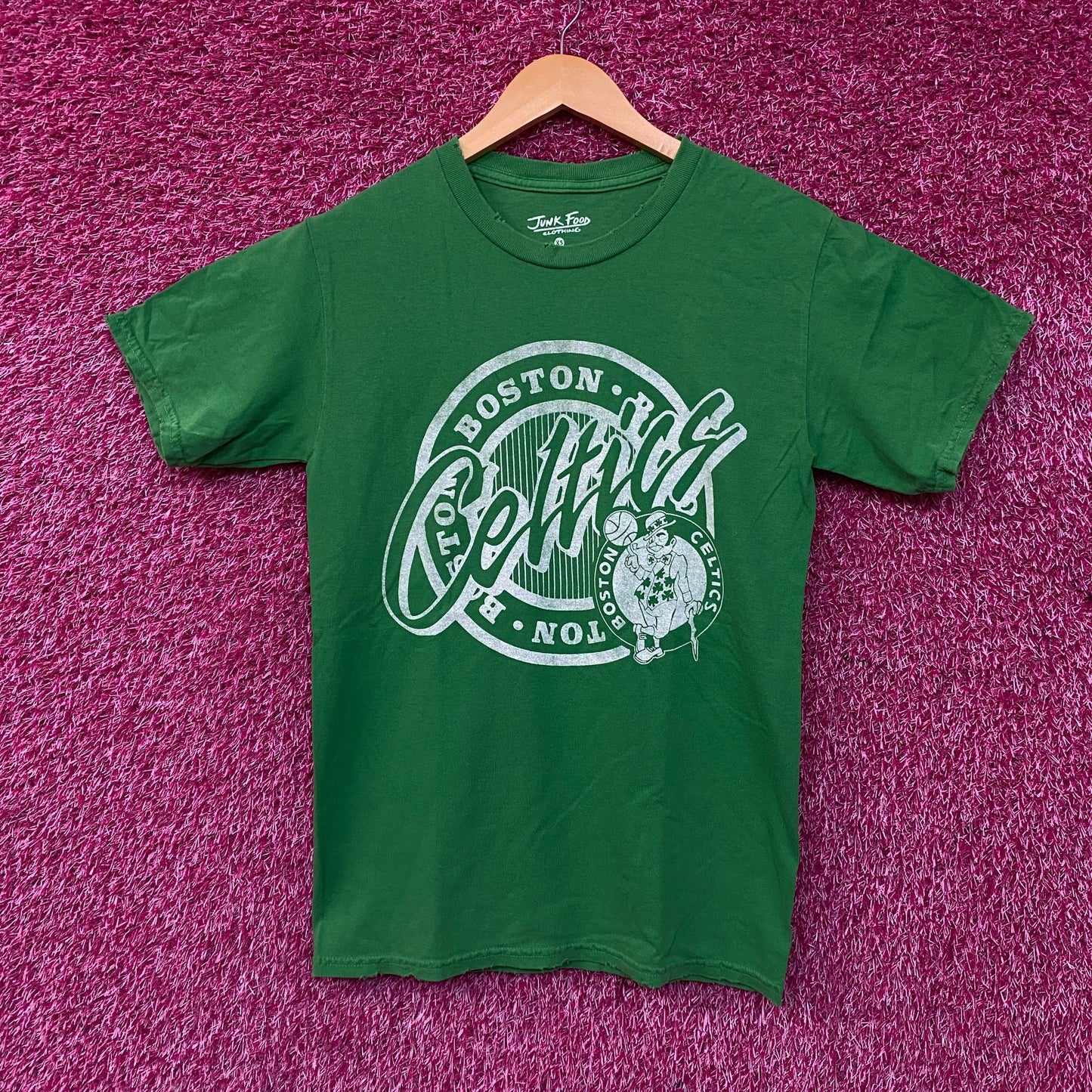 Junk Food Clothing Boston Celtics Crest Women's Vintage Style T-Shirt XS