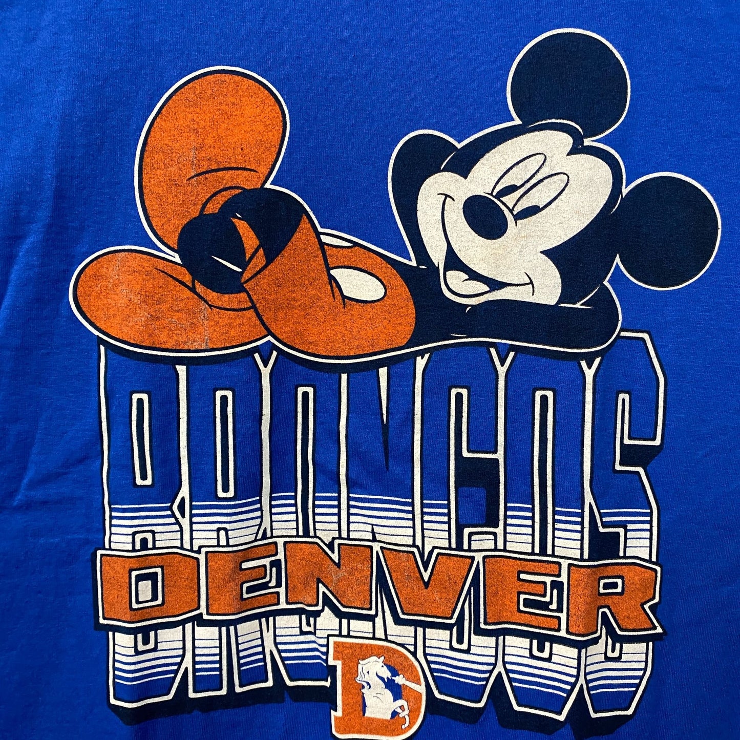 Disney x Junk Food NFL Denver Broncos Mickey Mouse Kick Back T-Shirt XL