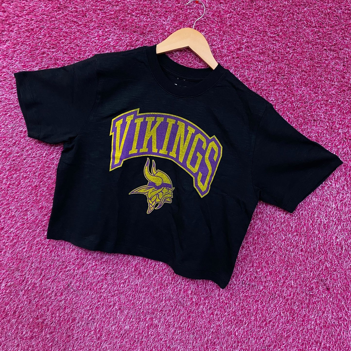 Junk Food Clothing Minnesota Vikings Women's Mock Neck Crop Tee Small
