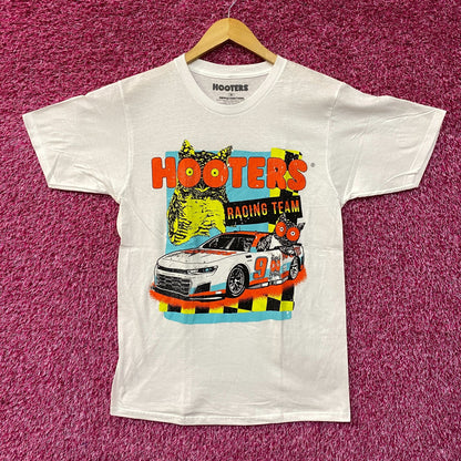 Hooters Racing Team Vintage Style Graphic Design T-Shirt Medium
