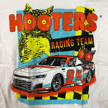 Hooters Racing Team Vintage Style Graphic Design T-Shirt Medium