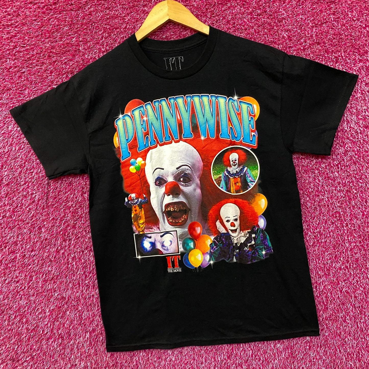 IT Pennywise The Dancing Clown Collage Horror Movie T-Shirt Medium