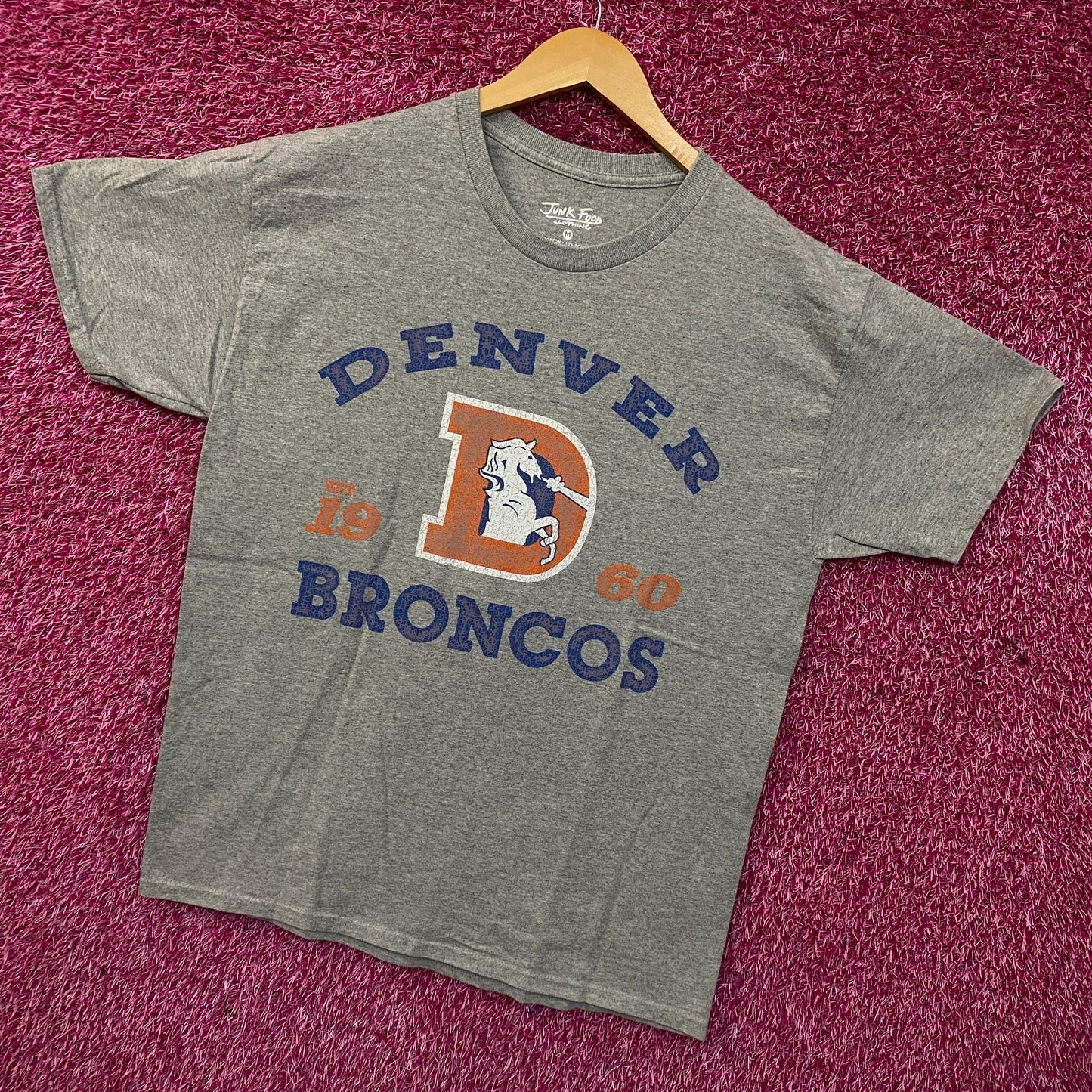 Junk Food Clothing Denver Broncos Faded Vintage Style T-Shirt Medium