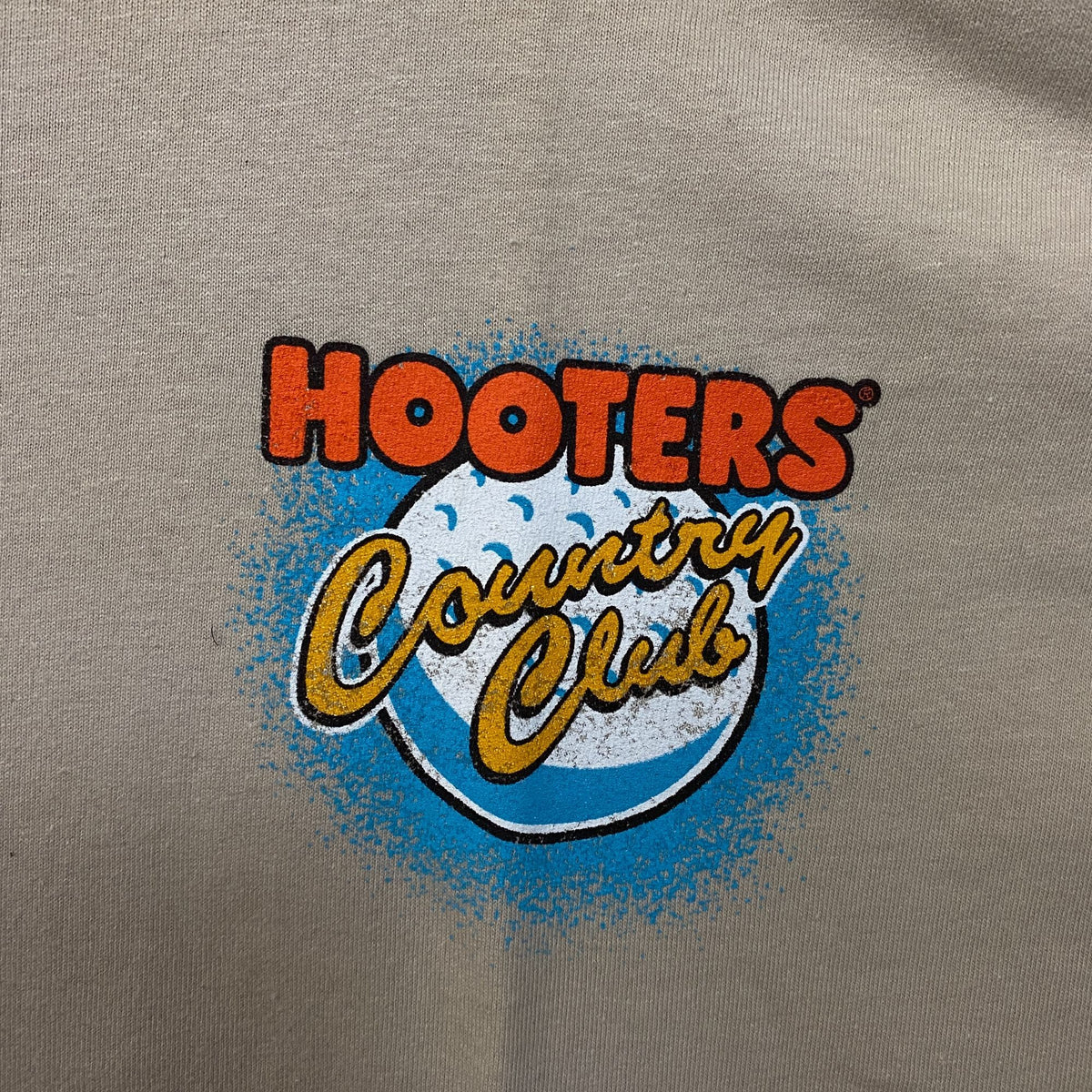 Hooters Country Club Delightfully Tacky Since 83 T-Shirt XL