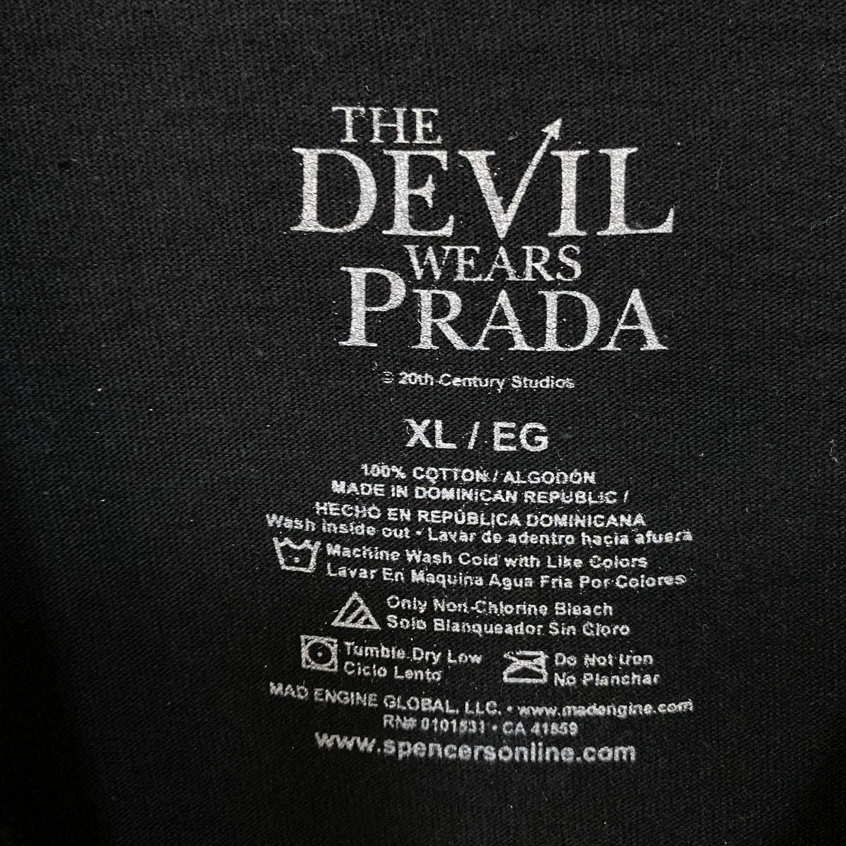 The Devil Wears Prada Red Foil Fashion Theater Poster Tee XL