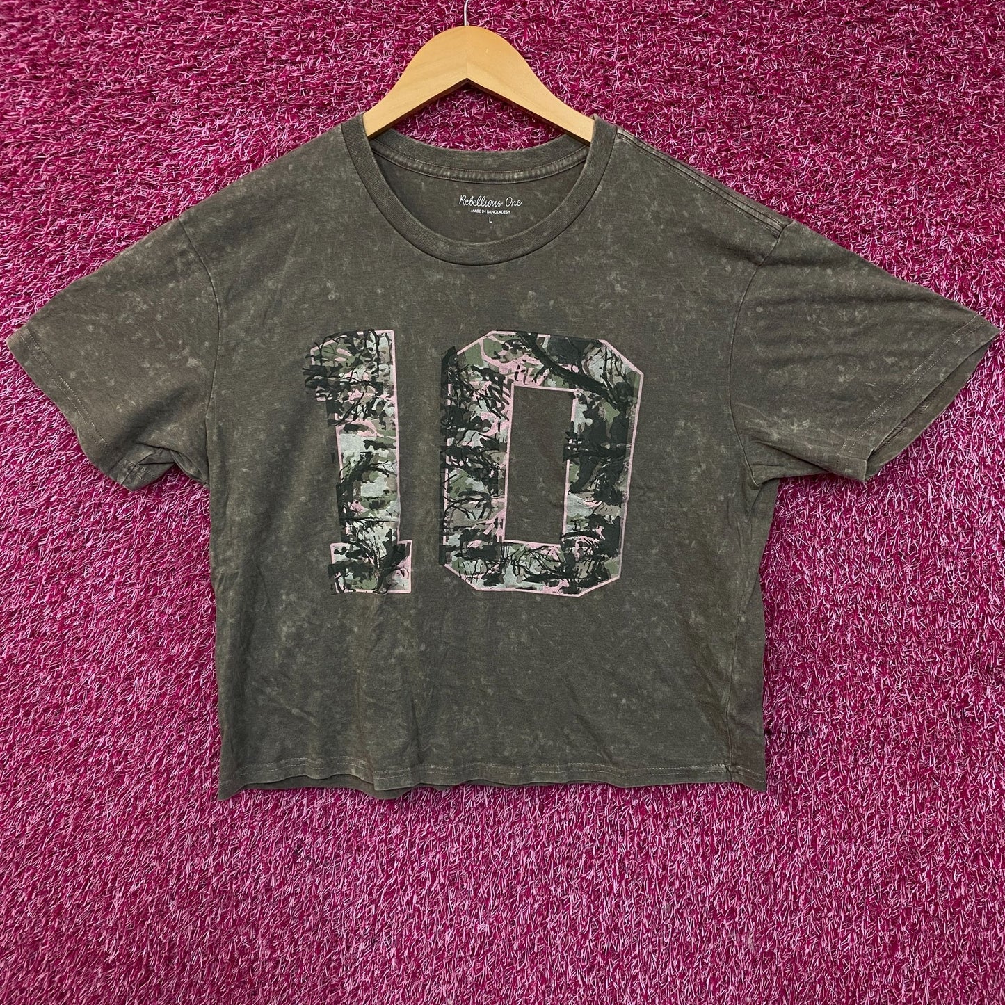 Rebellious One Grey Pink Camo Varsity Number 10 Mineral Wash Crop T-Shirt Large