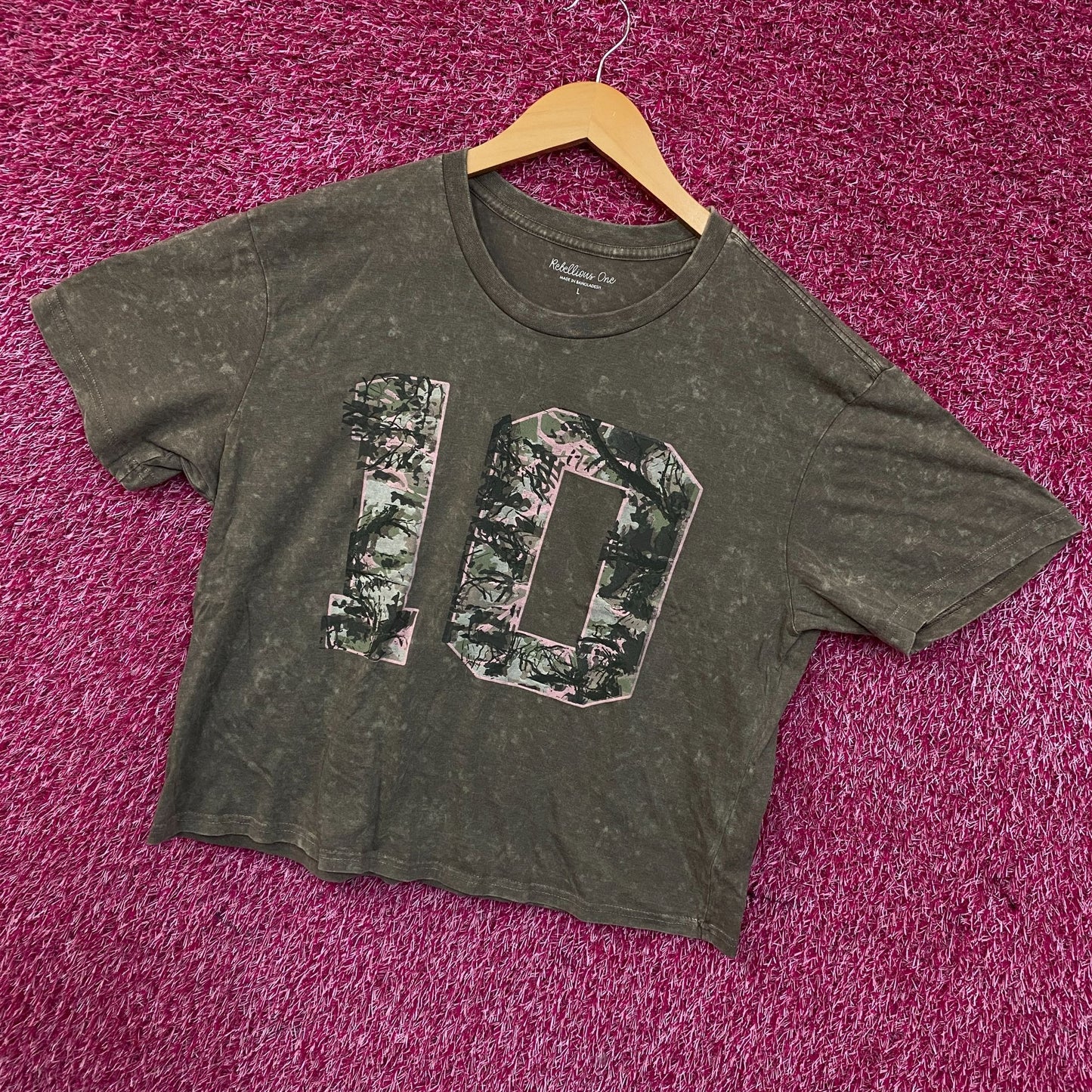 Rebellious One Grey Pink Camo Varsity Number 10 Mineral Wash Crop T-Shirt Large