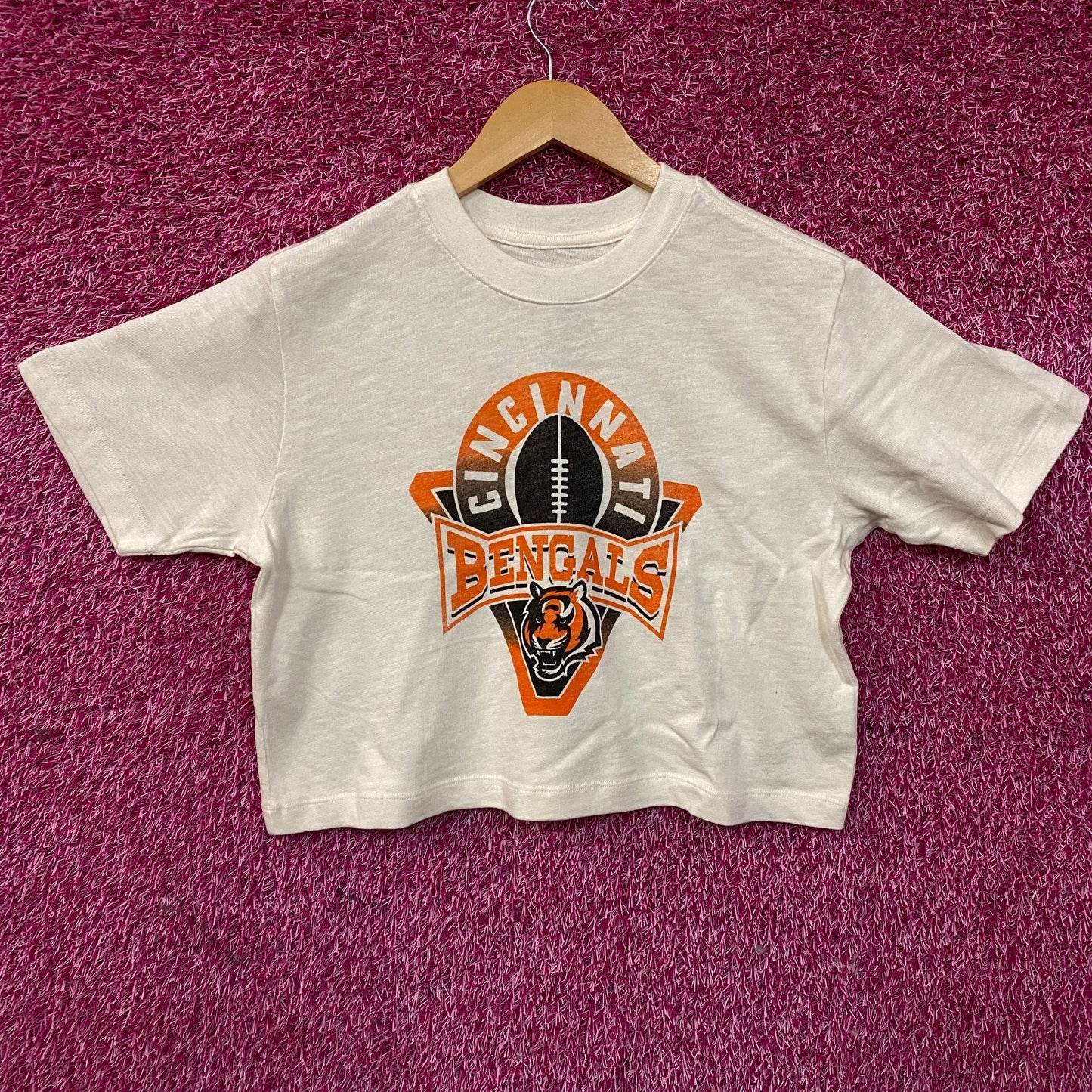 Junk Food Clothing Women's NFL Cincinnati Bengals Mock Neck Crop Tee XS