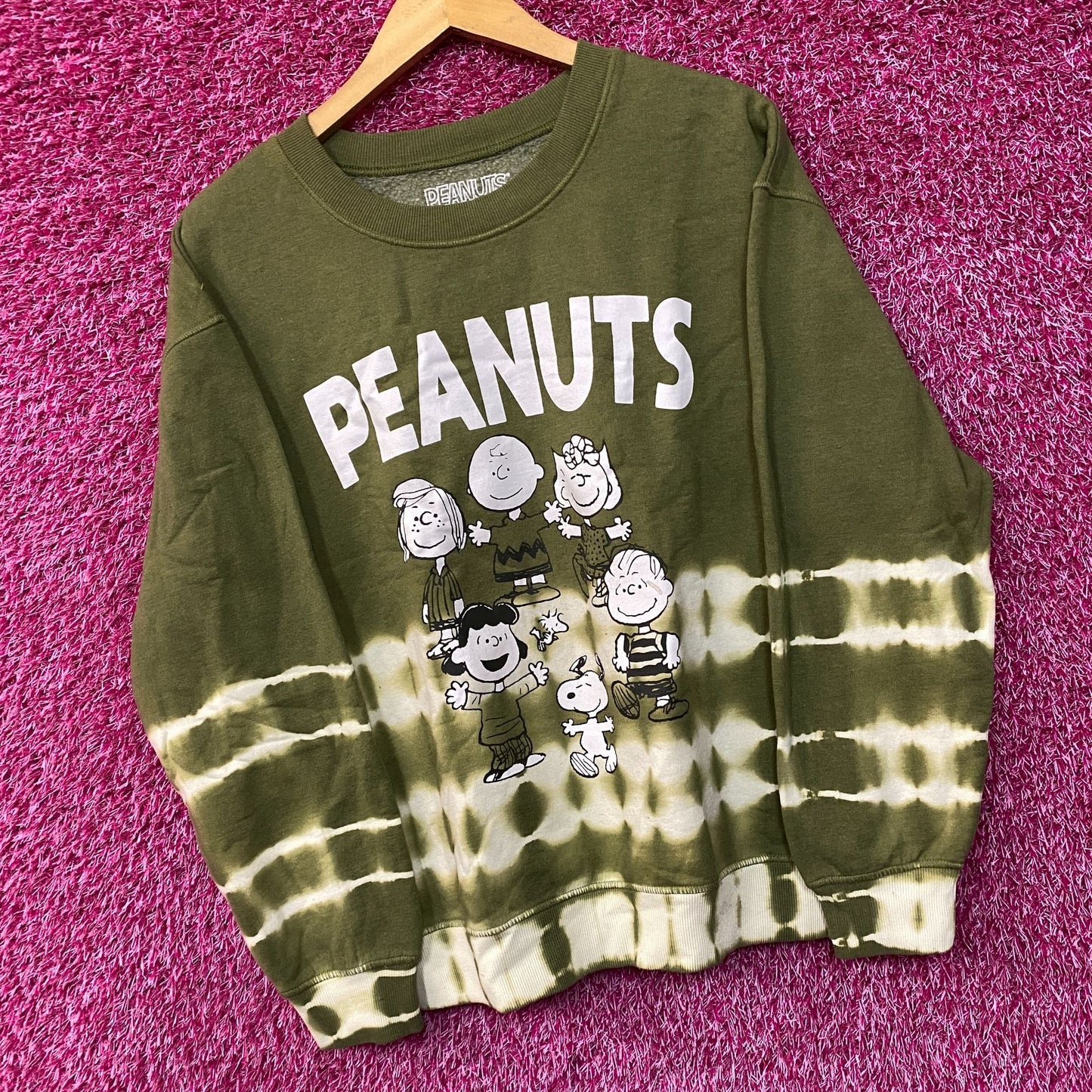 Peanuts Character Tie-Dye Graphic Sweatshirt Medium