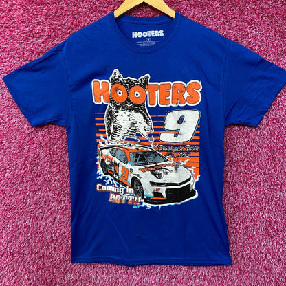 Hooters Coming In Hot Delightfully Tacky Since 1983 T-Shirt Medium
