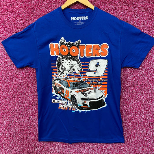 Hooters Coming In Hot Delightfully Tacky Since 1983 T-Shirt Medium