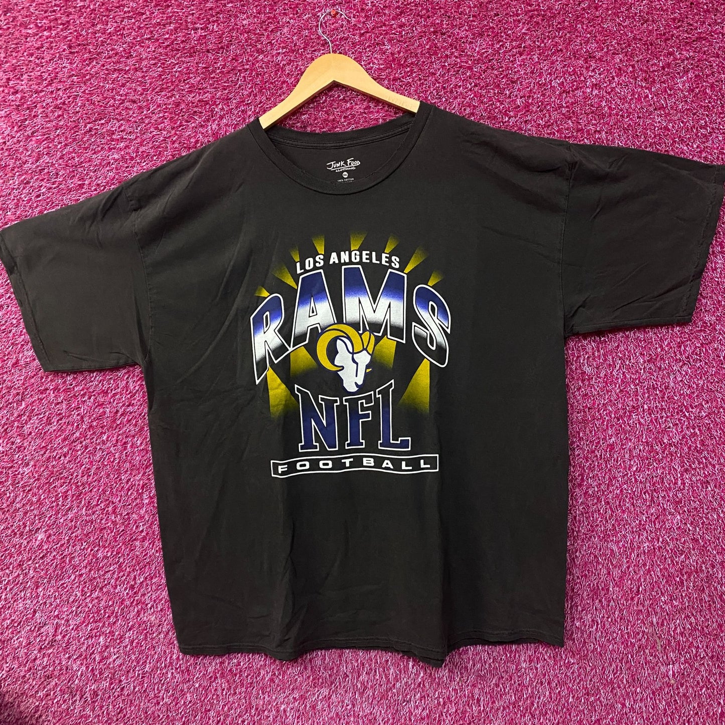 Junk Food Clothing Los Angeles Rams NFL Football Chrome Flea Market T-Shirt 2XL