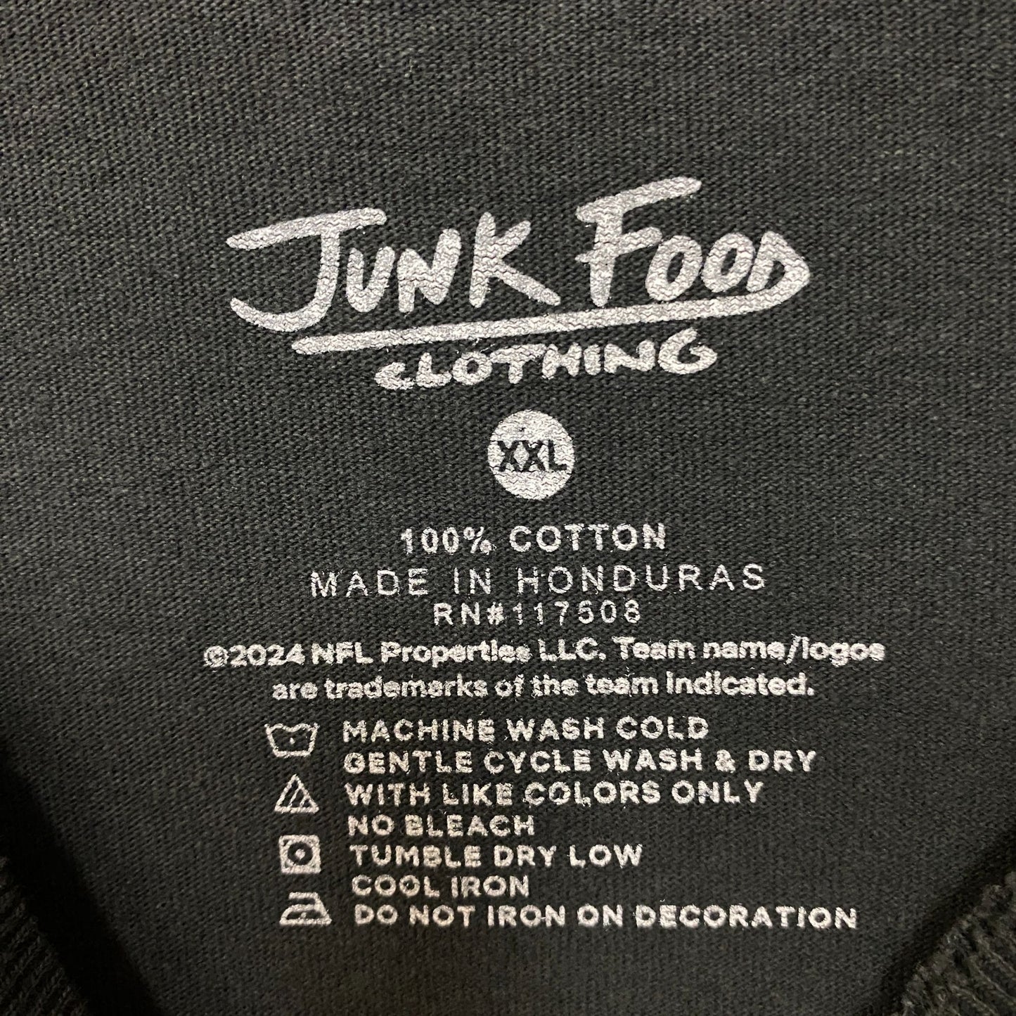Junk Food Clothing Los Angeles Rams NFL Football Chrome Flea Market T-Shirt 2XL