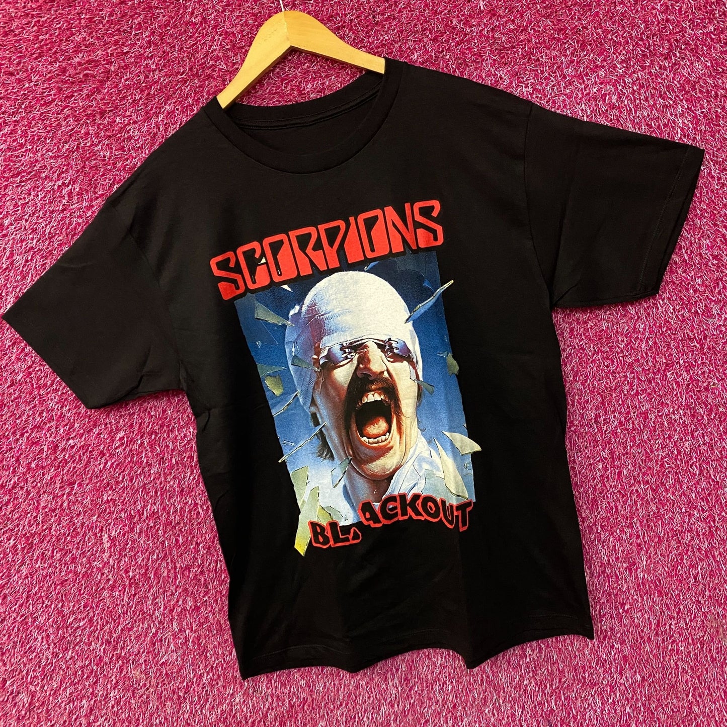 Scorpions Blackout Album Cover Heavy Metal Band T-Shirt Large