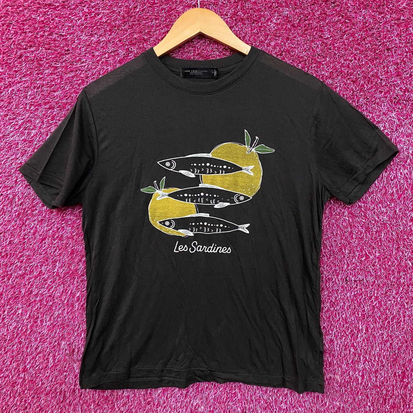 Junk Food Women's Les Sardines Vintage Style Tissue Tee Small