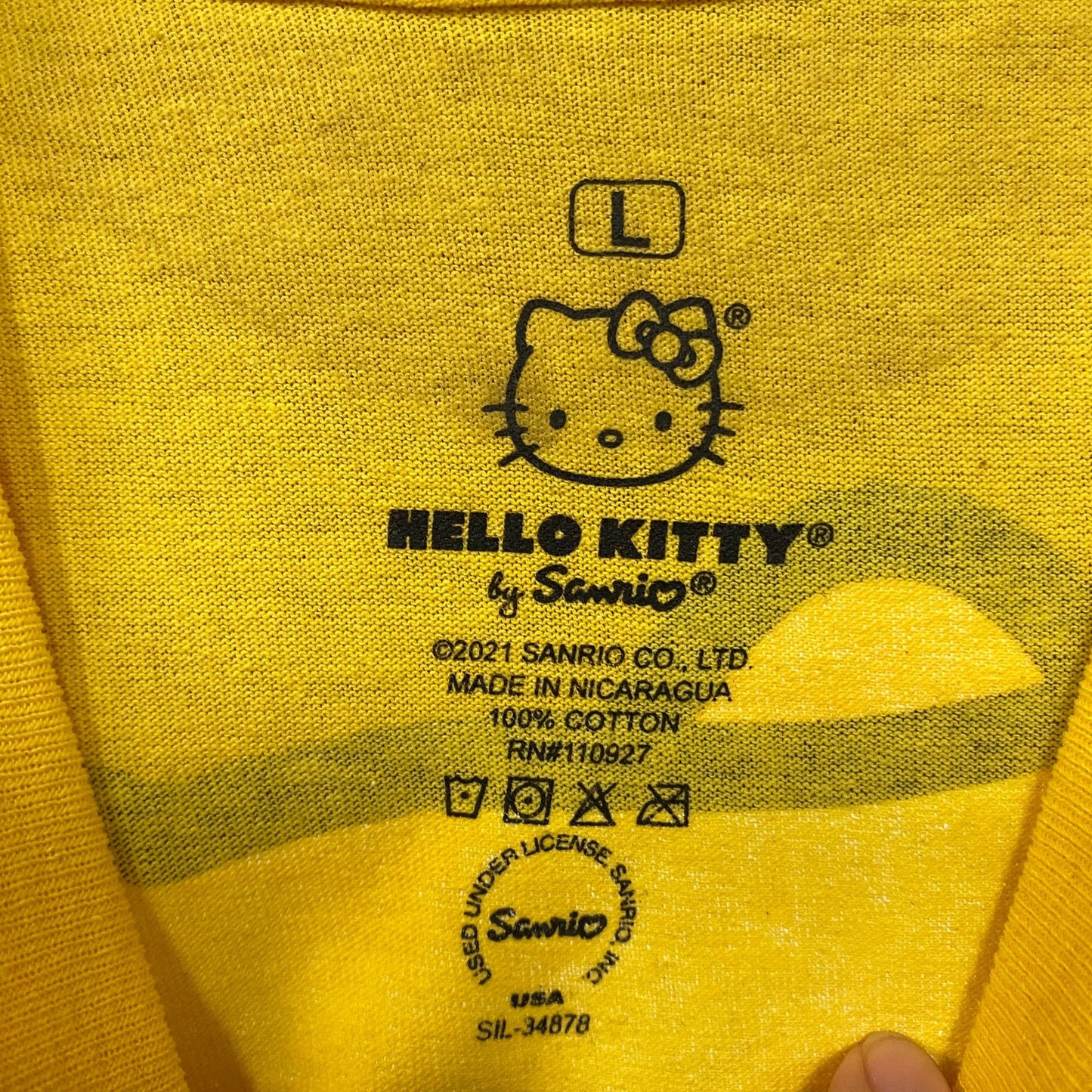 Hello Kitty Big Face Double Sided Tshirt size Large