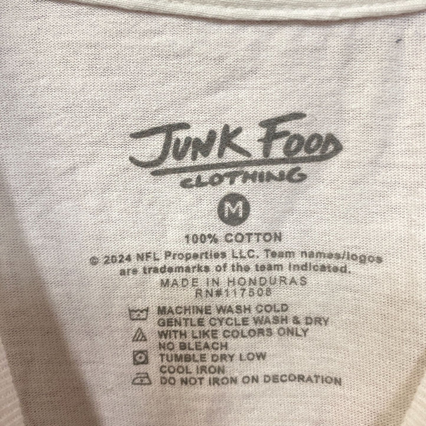 Junk Food Clothing NFL Green Bay Packers Throwback Helmet Logo T-Shirt Medium