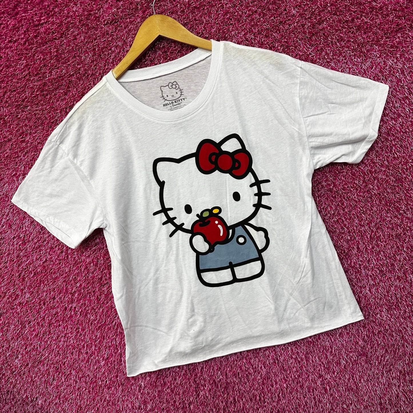 Hello Kitty Eating an Apple Kawaii Sanrio Anime Crop Top L