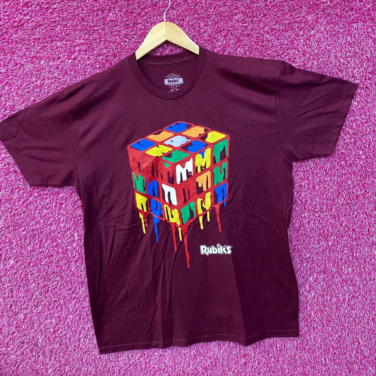 Rubiks Cube Melting Vintage Style Graphic Design T-Shirt XL