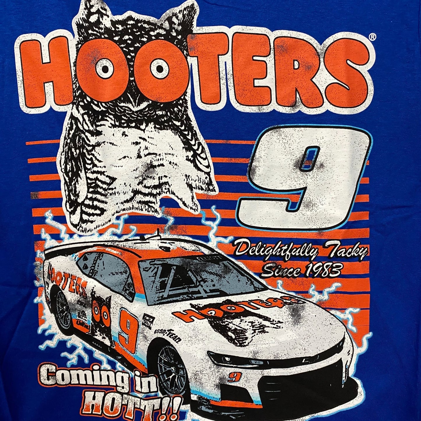 Hooters Coming In Hot Delightfully Tacky Since 1983 T-Shirt Small