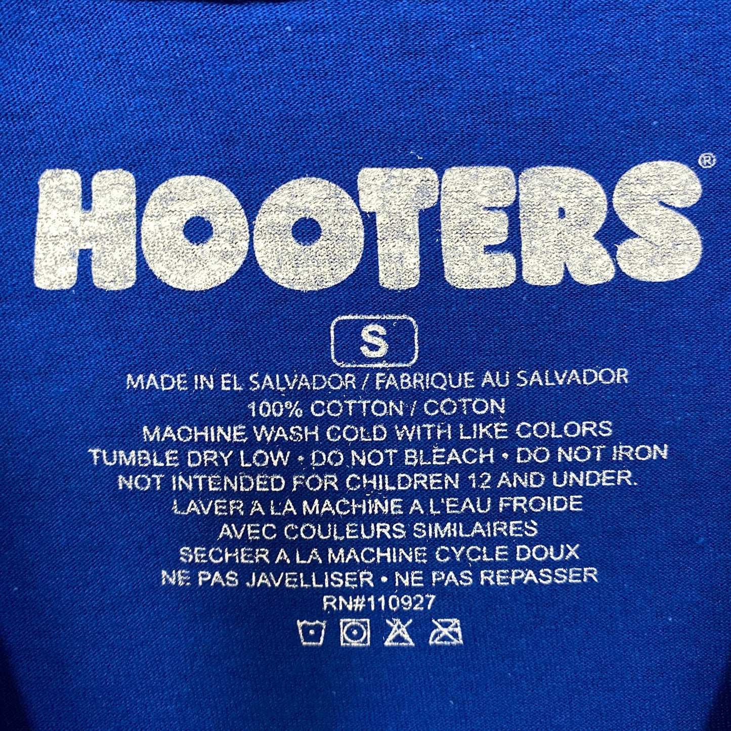 Hooters Coming In Hot Delightfully Tacky Since 1983 T-Shirt Small