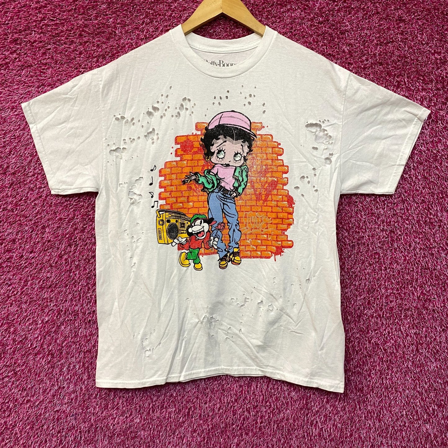 Betty Boop Hip Hop Theme Distressed T-Shirt Medium