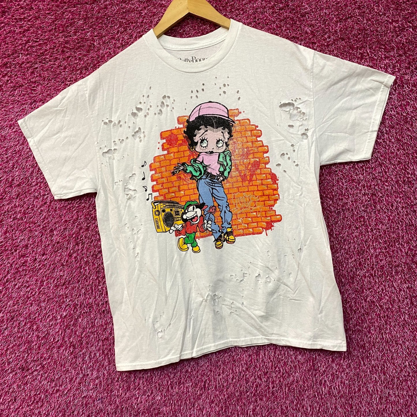 Betty Boop Hip Hop Theme Distressed T-Shirt Medium